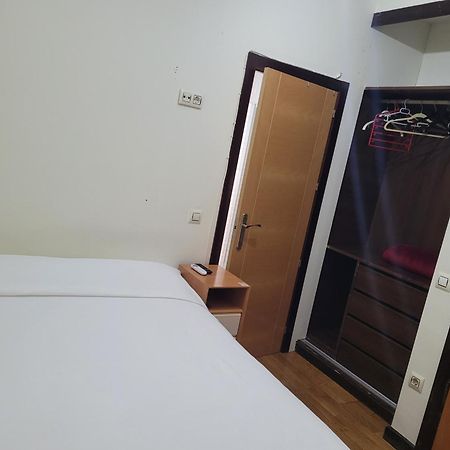 Hostal El Pasaje Пуенте-Хенил Екстериор снимка