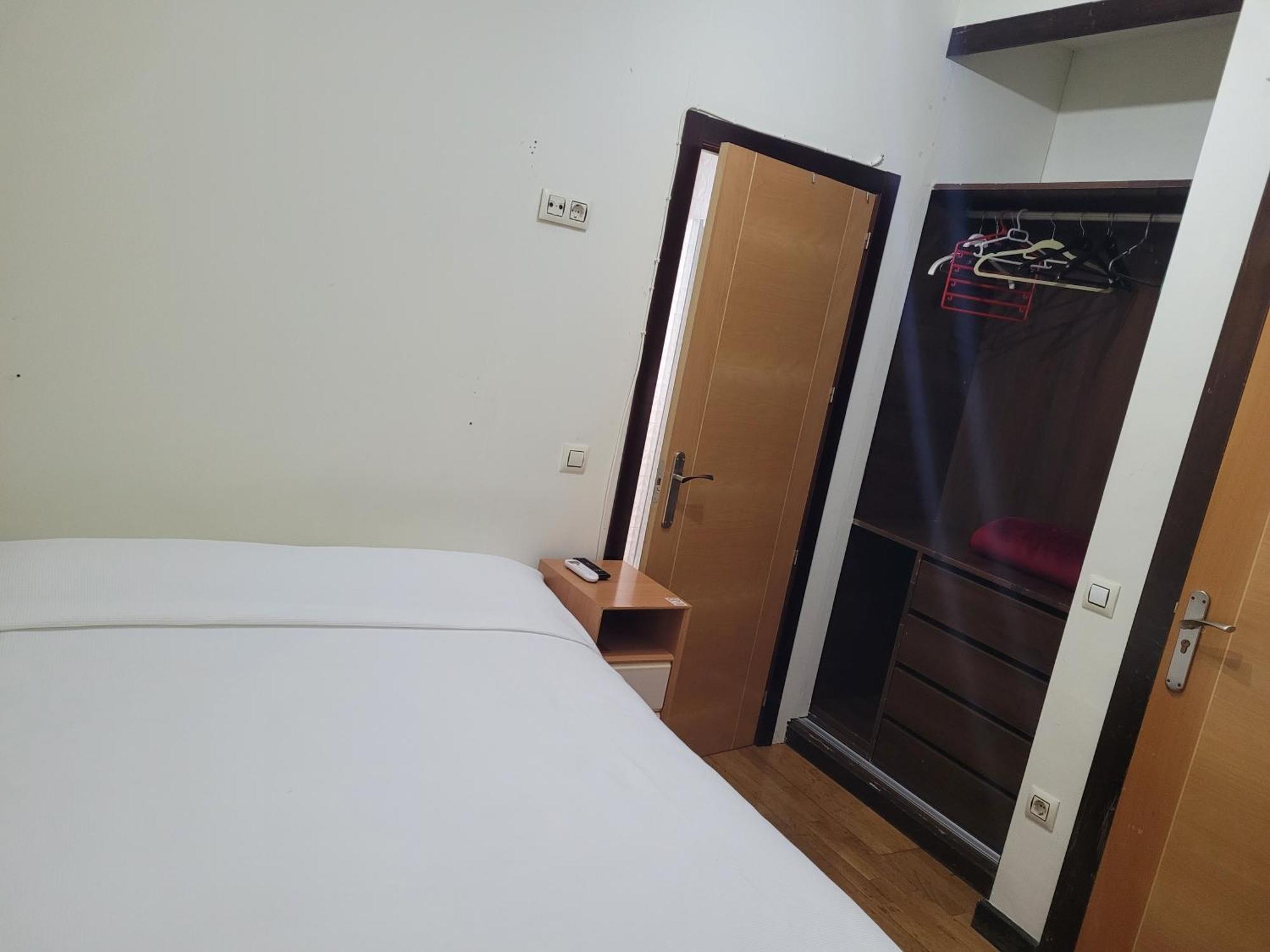 Hostal El Pasaje Пуенте-Хенил Екстериор снимка