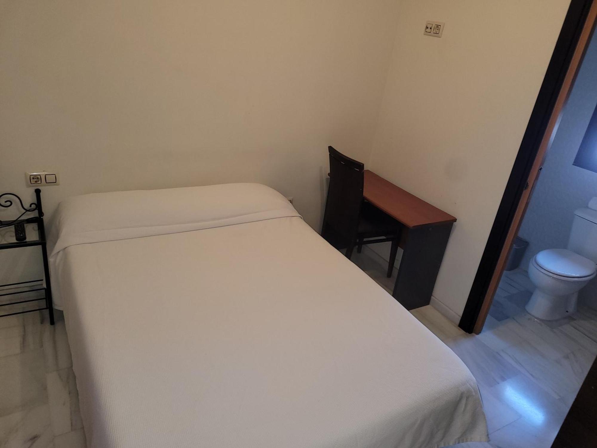 Hostal El Pasaje Пуенте-Хенил Екстериор снимка