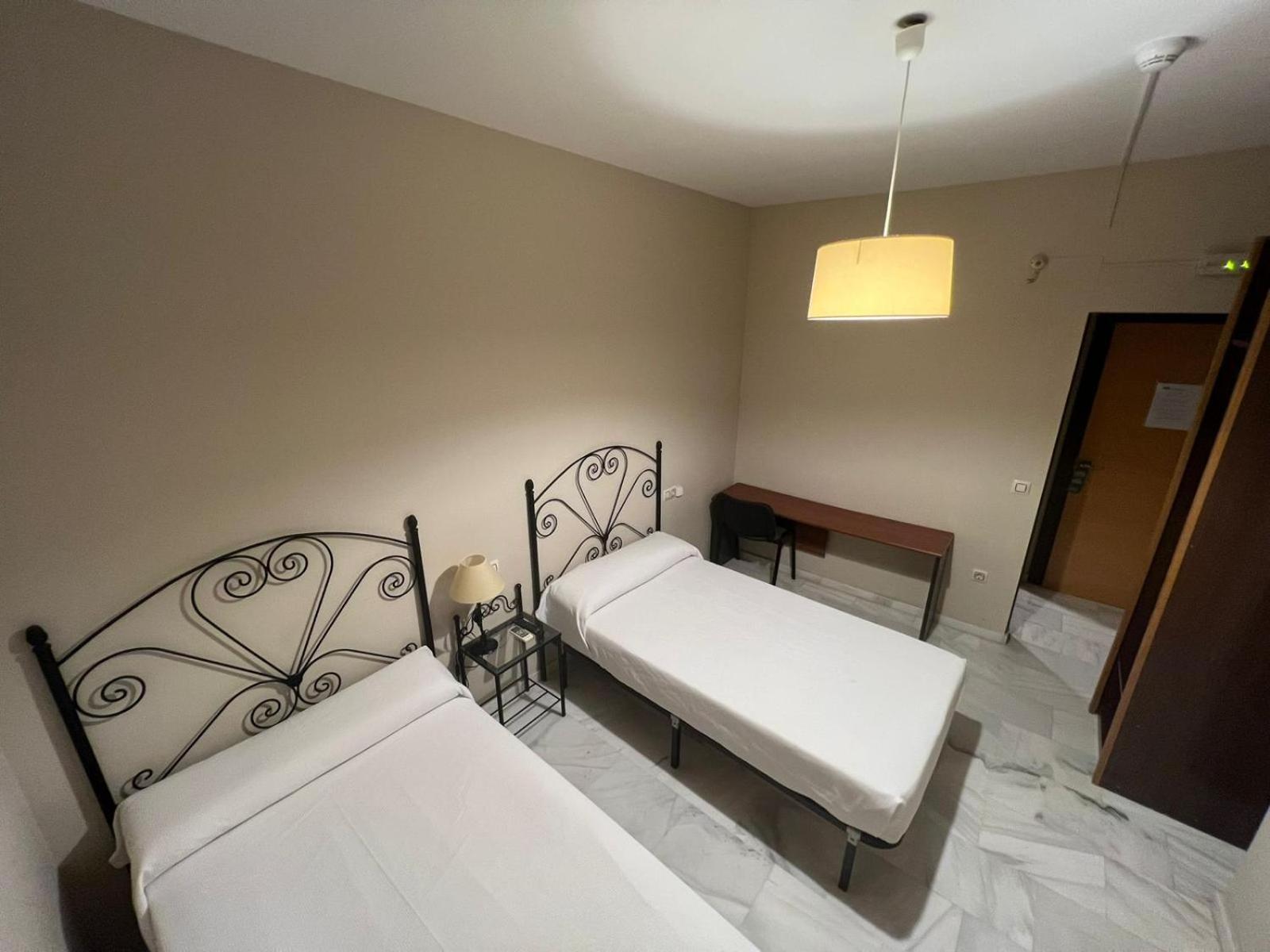 Hostal El Pasaje Пуенте-Хенил Екстериор снимка